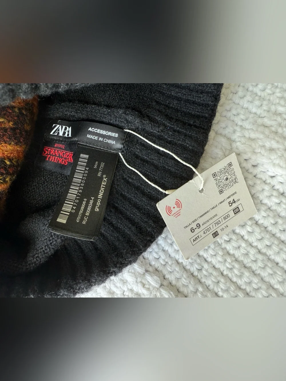 Zara Netflix Stranger Things Kids Beanie Hat